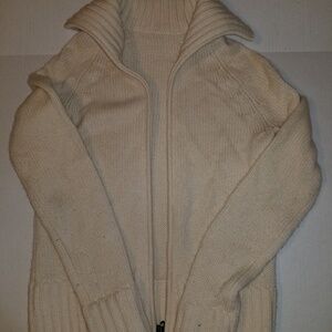 Zip up‎ sweater